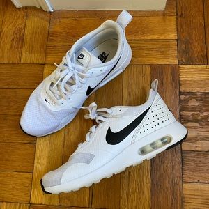 Nike White Air Max Tavas